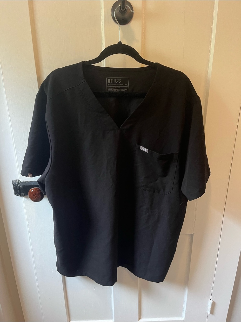 FIGS One Pocket Scrub Top Black Short Sleeve V Neck Size XXL - Picture 2 of 10